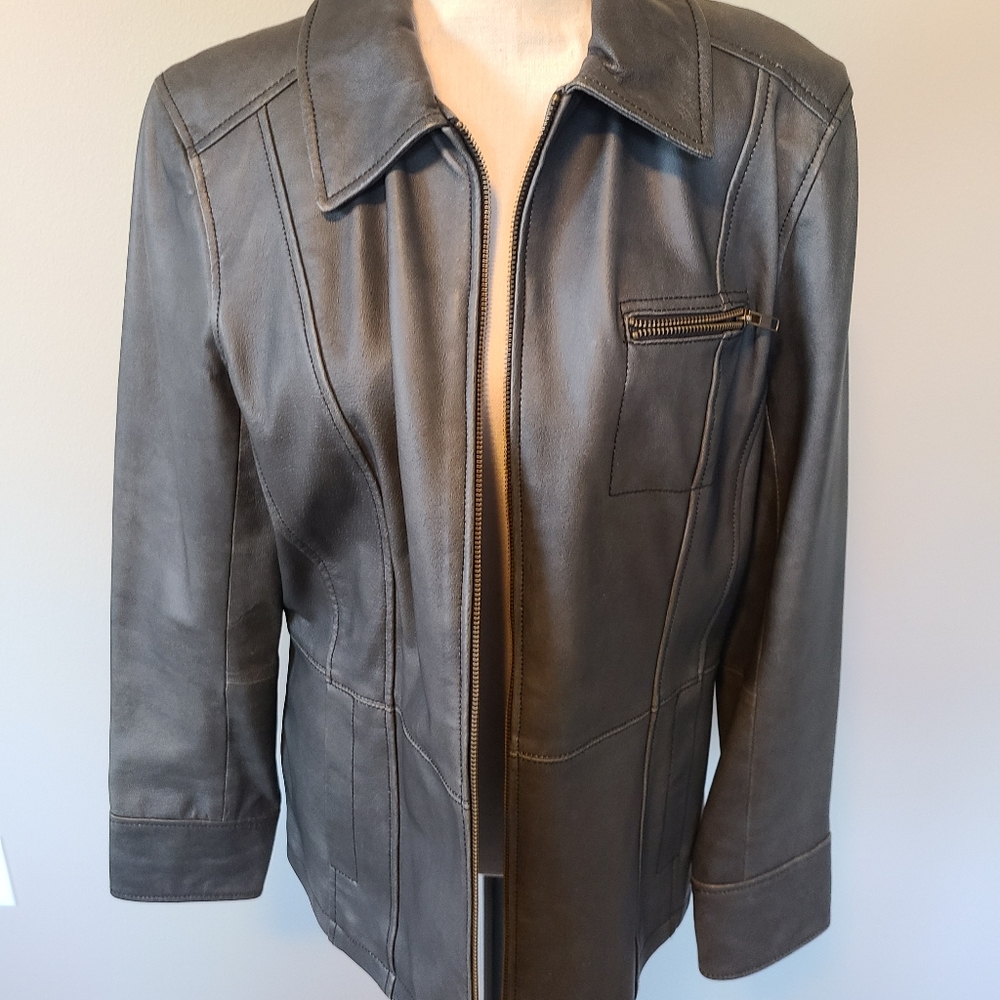 I.E 100% leather women's jacket large